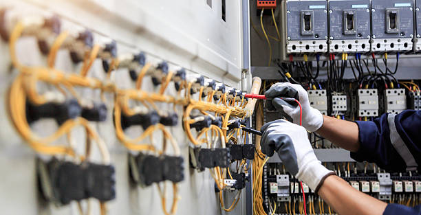 Professional Electrician technician working in Sparks, TX
